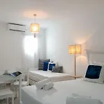 Ippokampos Beachfront Apartment *