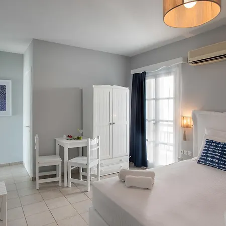 Ippokampos Beachfront Apartment Naxos City